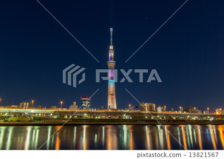 情人節特別點亮東京天空樹 13821567