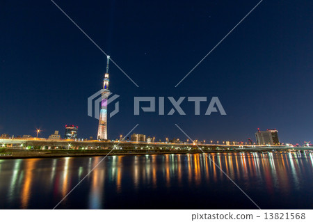 情人節特別點亮東京天空樹 13821568