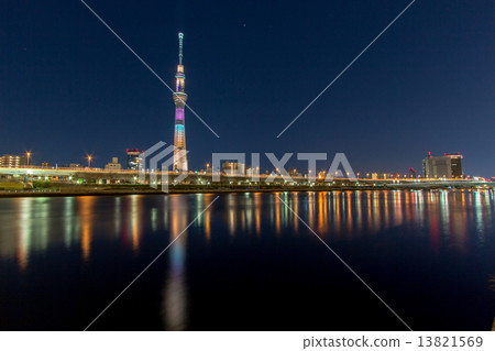 情人節特別點亮東京天空樹 13821569