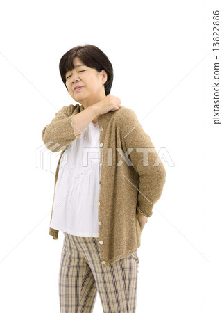 中年婦女在休閒服的白色停頓 13822886