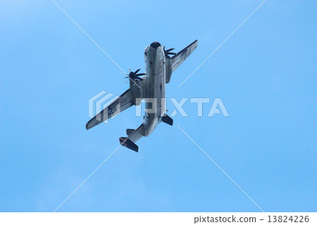 E-2鷹眼翻過天空 13824226