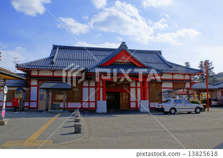 Yahiko Station 13825618