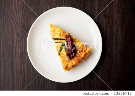 quiche with salmon and sun-dried tomatoes 13826712