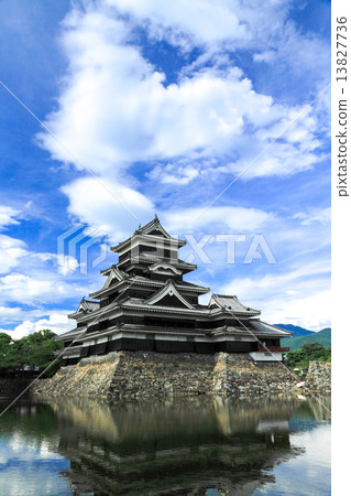 July of Matsumoto Castle 13827736