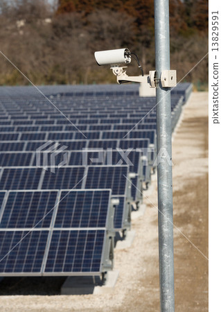 Solar power generation facility and surveillance camera 13829591