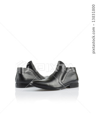 Pair of men shoes 13831800