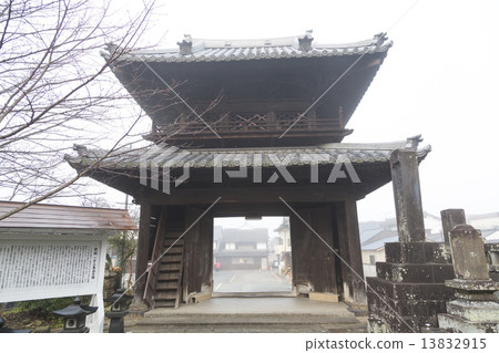 Morning Musume Temple of the Light 13832915