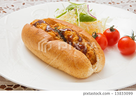 Croquette bread 13833099