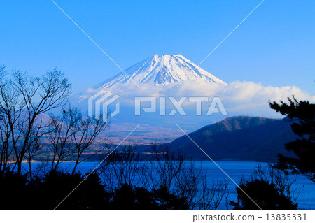 Fuji watching from Lake Motosu Fuji watching from Lake Motosu 13835331