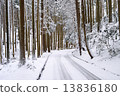 在山的雪路 13836180
