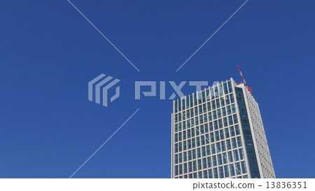 藍天和摩天大樓 13836351