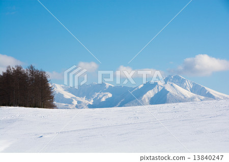 Winter mountain and blue sky Tokachi dake mountains 13840247