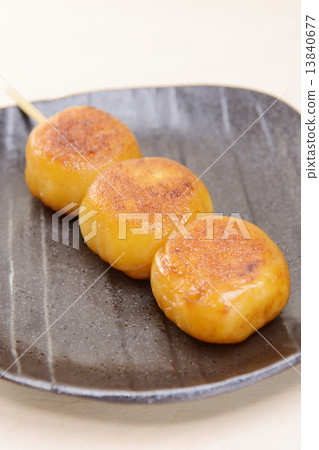 美味的烤餃子 美味的烤餃子 13840677