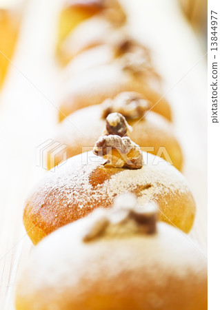 Freshly baked bread 13844977