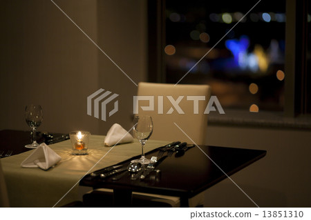 French restaurant with a calm atmosphere 13851310