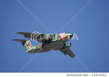 C-1下降飛行（展示2015年抵達戰鬥訓練展的第一次空中掉落訓練） 13851981