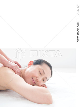 Esthetic 40's Female Faceship Massage 13856473