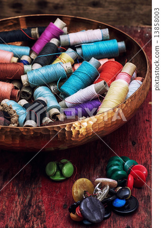 sewing threads 13858003