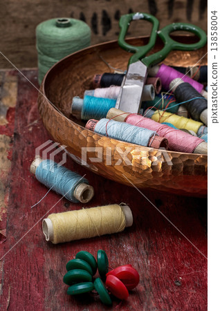 sewing threads 13858004
