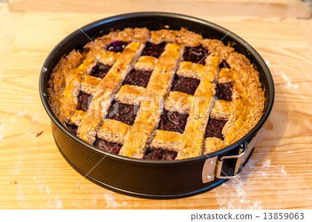 Austrian Linzer Tarte 13859063