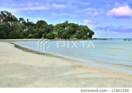 Beautiful bay 13861280