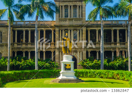 夏威夷的Kamehameha雕像 13862847