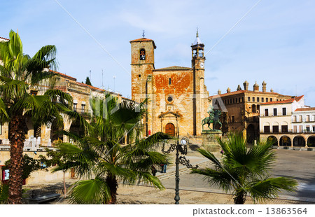 Day view of Plaza Mayor at Trujillo 13863564