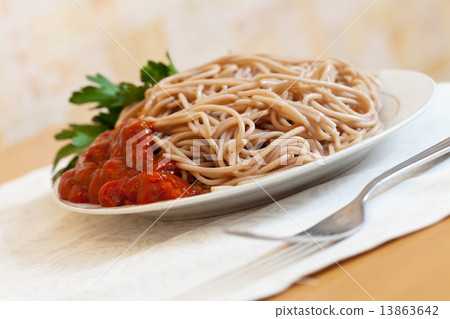 buckwheatspaghetti pasta with tomato catchup 13863642