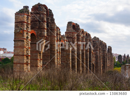 antique Roman Aqueduct at Merida in autumn antique Roman Aqueduct at Merida in autumn 13863680