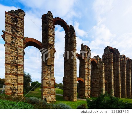 Roman aqueduct. Merida, Spain Roman aqueduct. Merida, Spain 13863725