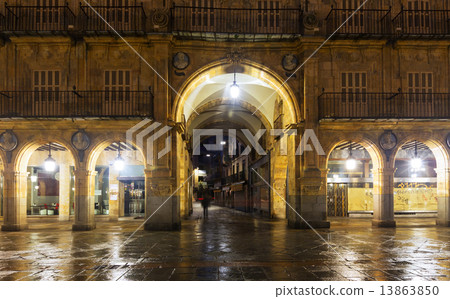 Closeup view of    Plaza Mayor  in night time. Salamanca 13863850