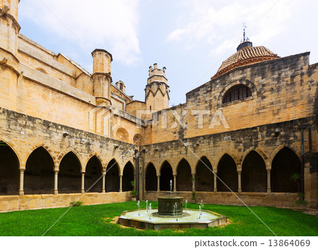 Courtyard of Cathedral de  Tortosa 13864069