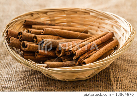 Cinnamon Sticks 13864670