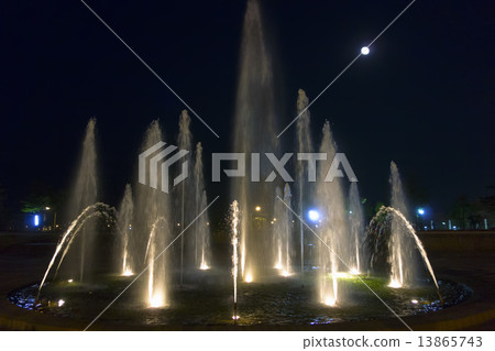 City Fountain and Full Moon. 13865743