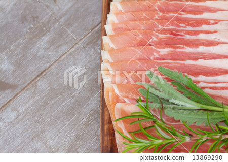 platter of ham 13869290