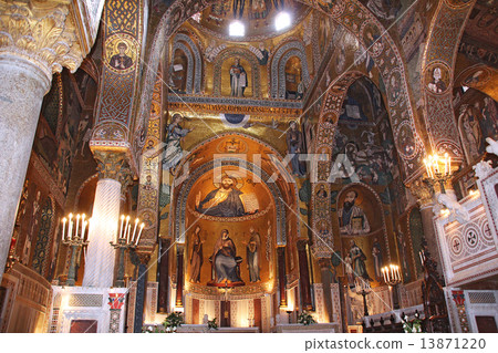 Golden mosaic in Cappella Palatina Golden mosaic in Cappella Palatina 13871220