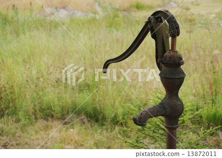 old water pump old water pump 13872011