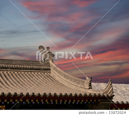 Roof decorations on the territory Giant Wild Goose Pagoda, is a Buddhist pagoda located inXian,China 13872024