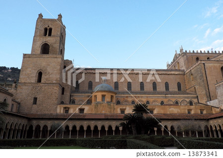 Courtyard with corridor Courtyard with corridor 13873341
