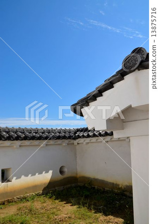 Himeji Castle Nishinomaru Tower group 13875716