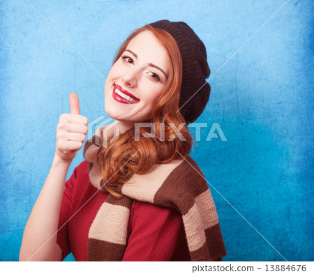 Redhead women in beret 13884676