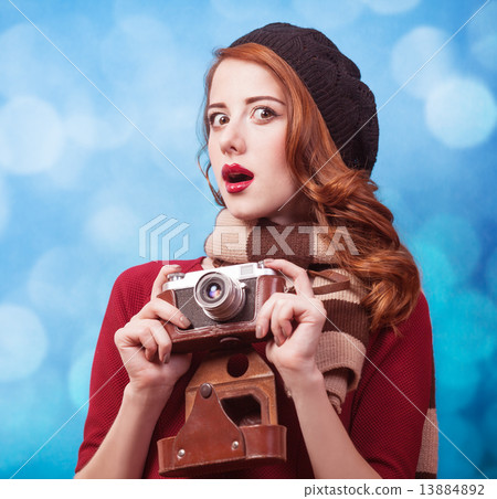 Redhead women in beret 13884892