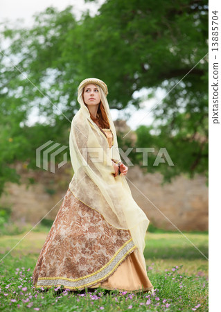 Medieval lady at outdoor. 13885704