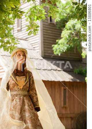 Medieval lady at outdoor. 13886801