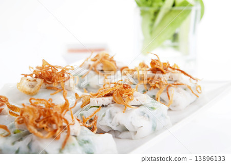 Vietnamese steamed rice-skin dumplings Vietnamese steamed rice-skin dumplings 13896133
