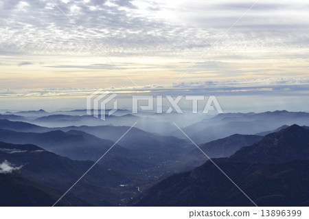 Misty valley 13896399