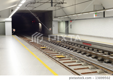 Porto underground station 13899502