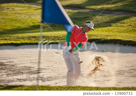 Man playing golf Man playing golf 13900731