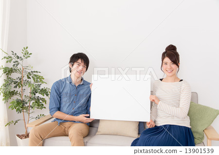 一對夫婦與白板 13901539