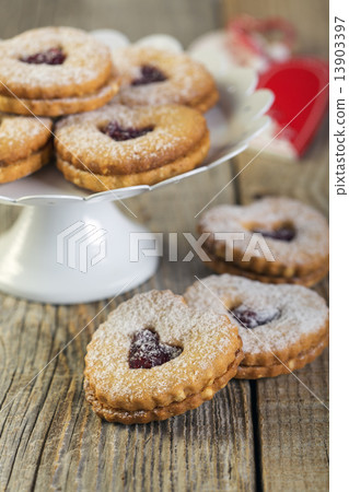 Cookies with cinnamon in a bowl. 13903397